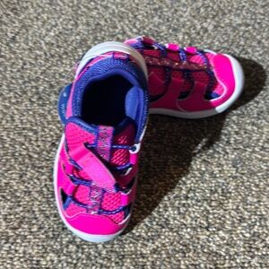 NWT Stride Rite Girls Wade 2.0